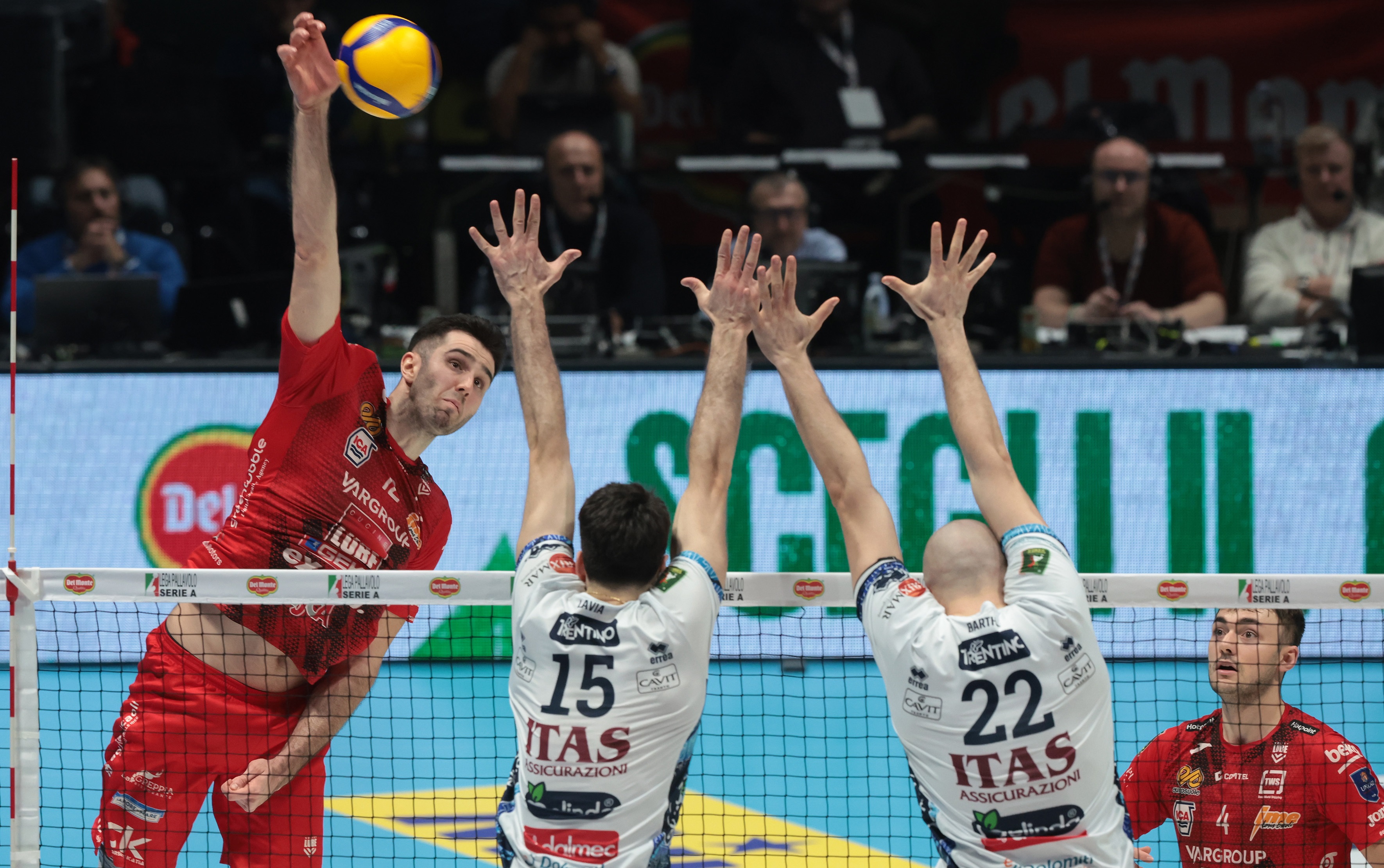 意大利遗憾错失总决赛