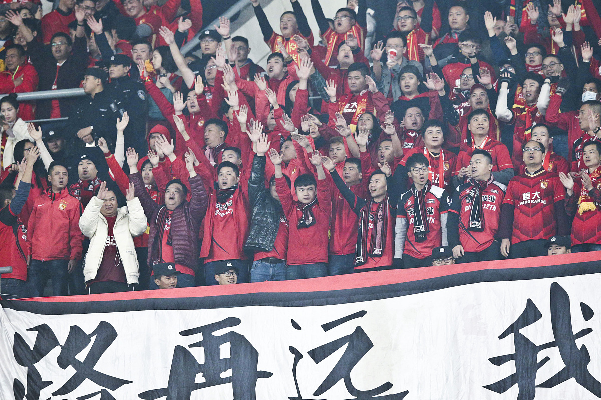 篮球客场告捷，保级希望犹存