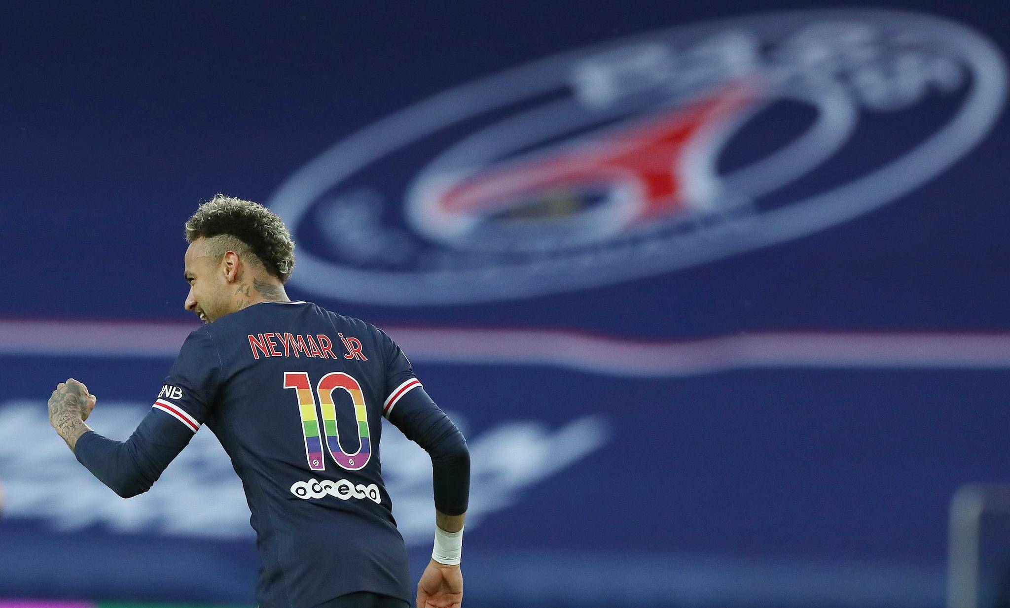 巴黎圣日耳曼主场取胜，提前晋级欧冠十六强