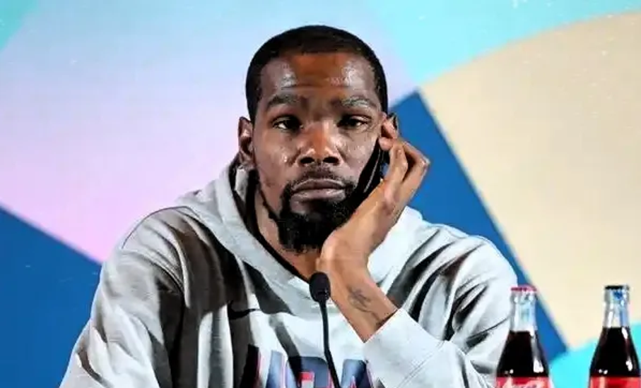 包含范戴克在欧洲比赛中大放异彩，助球队击败对手的词条