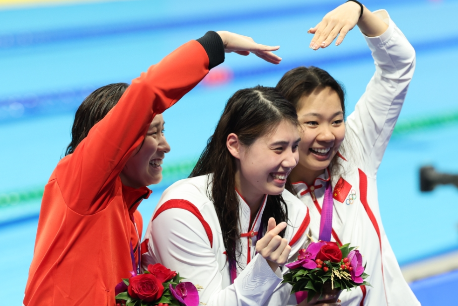 包含中国代表团亚运会夺金紧邻跳水之后再添两金的词条