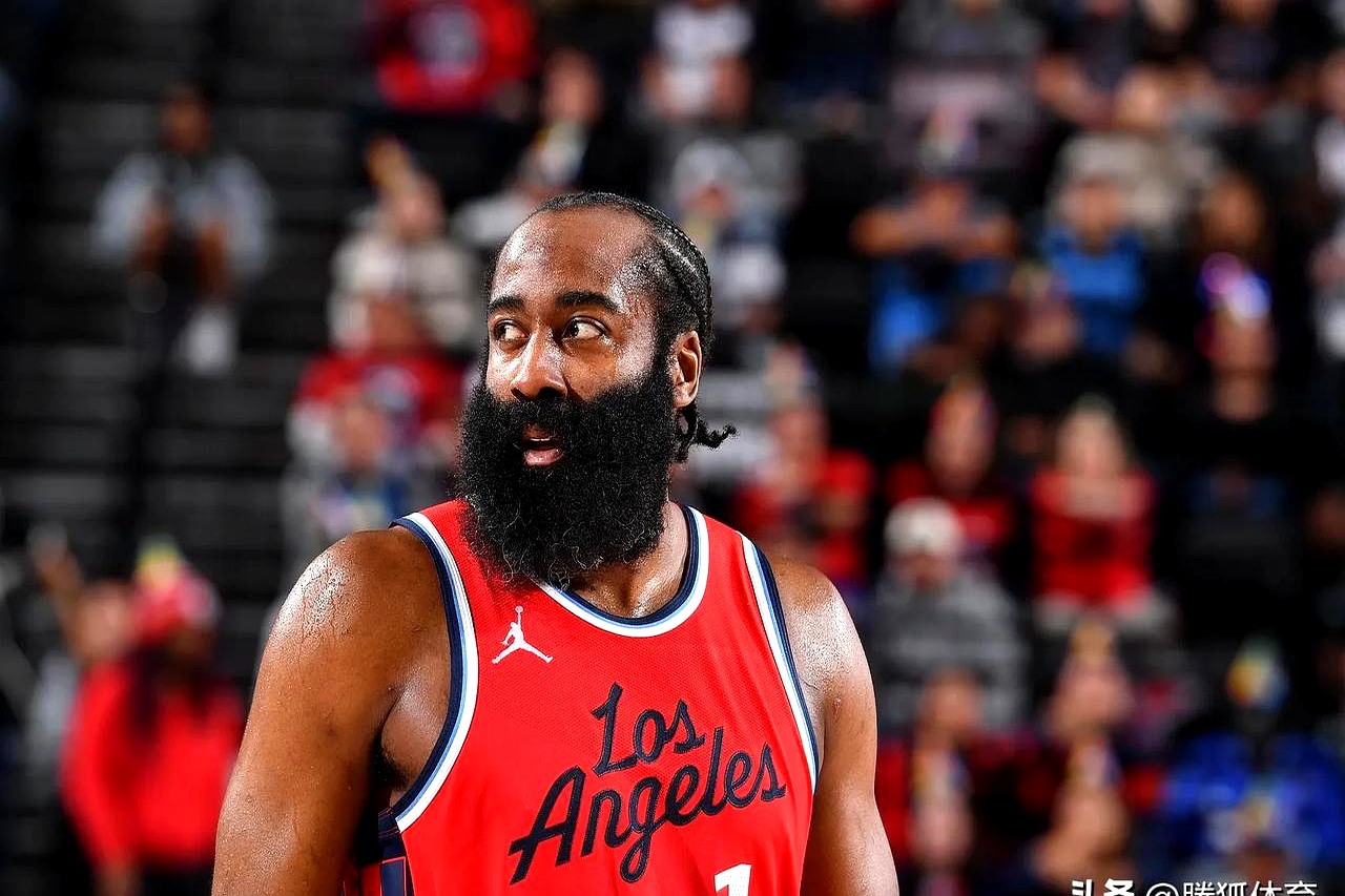 火箭连胜独行侠,哈登发挥出色 火箭连胜独行侠,哈登发挥出色