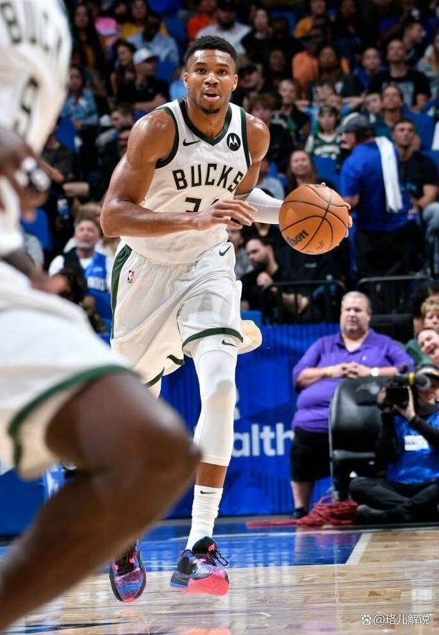 雄鹿惨遭逆转迎两连败 雄鹿惨遭逆转迎两连败