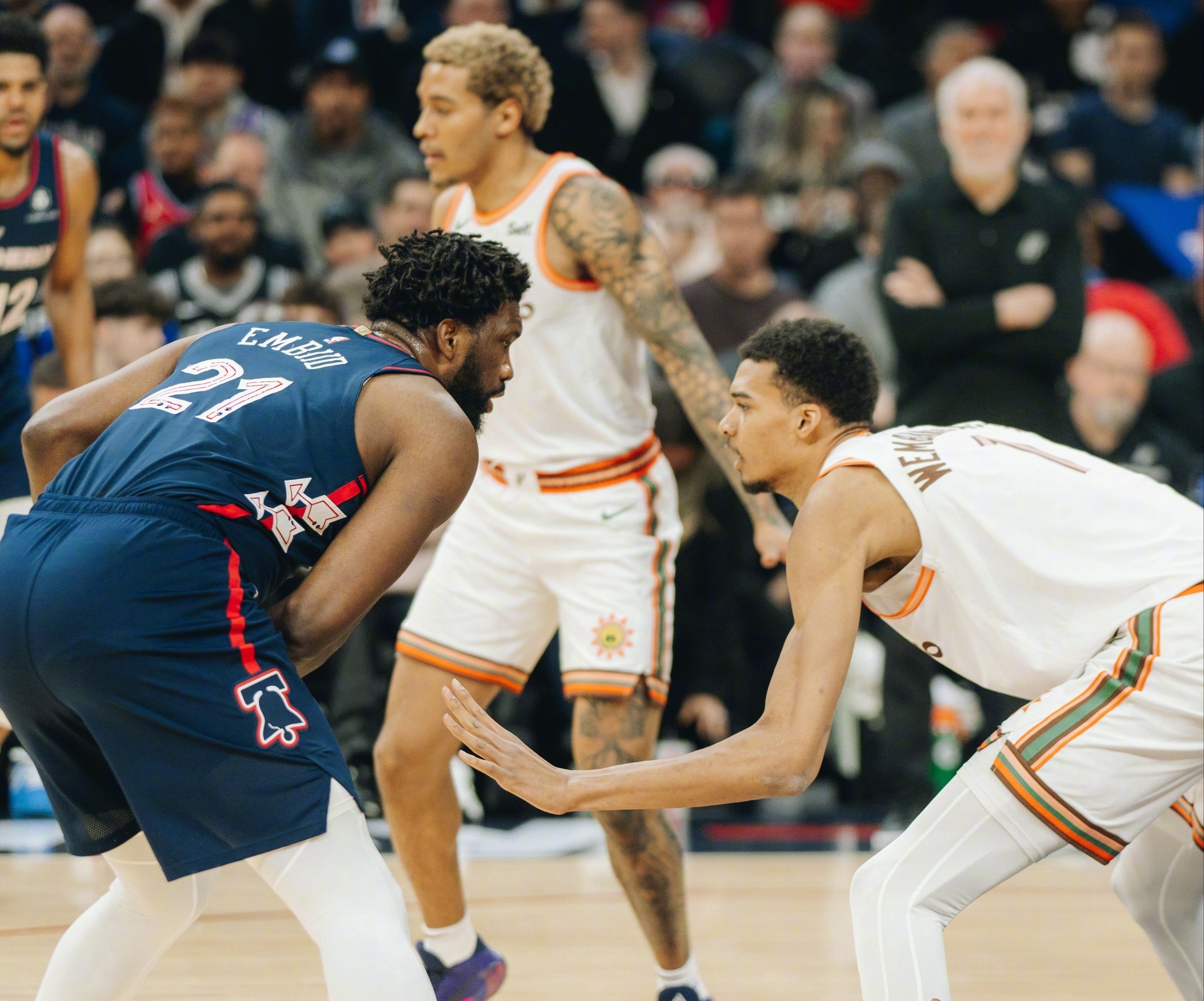 76人队力克黄蜂队，恩比德砍下42分